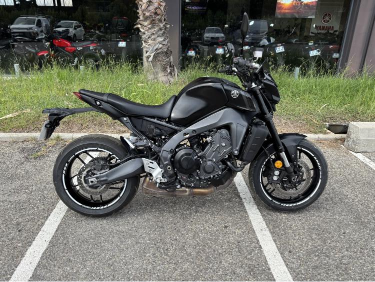 YAMAHA MT-09