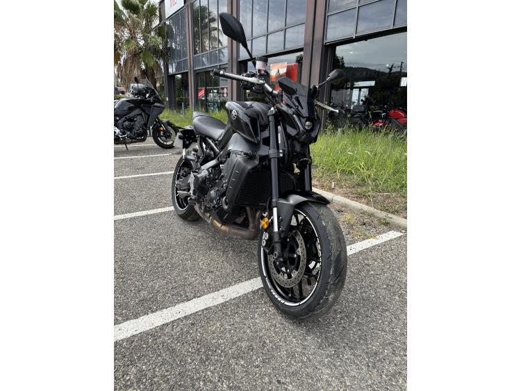 YAMAHA MT-09