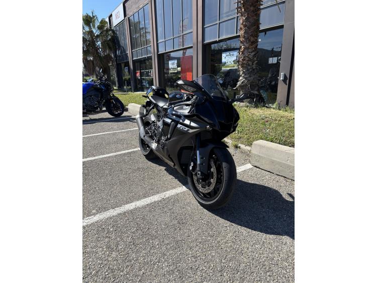 YAMAHA YZF 1000 R1